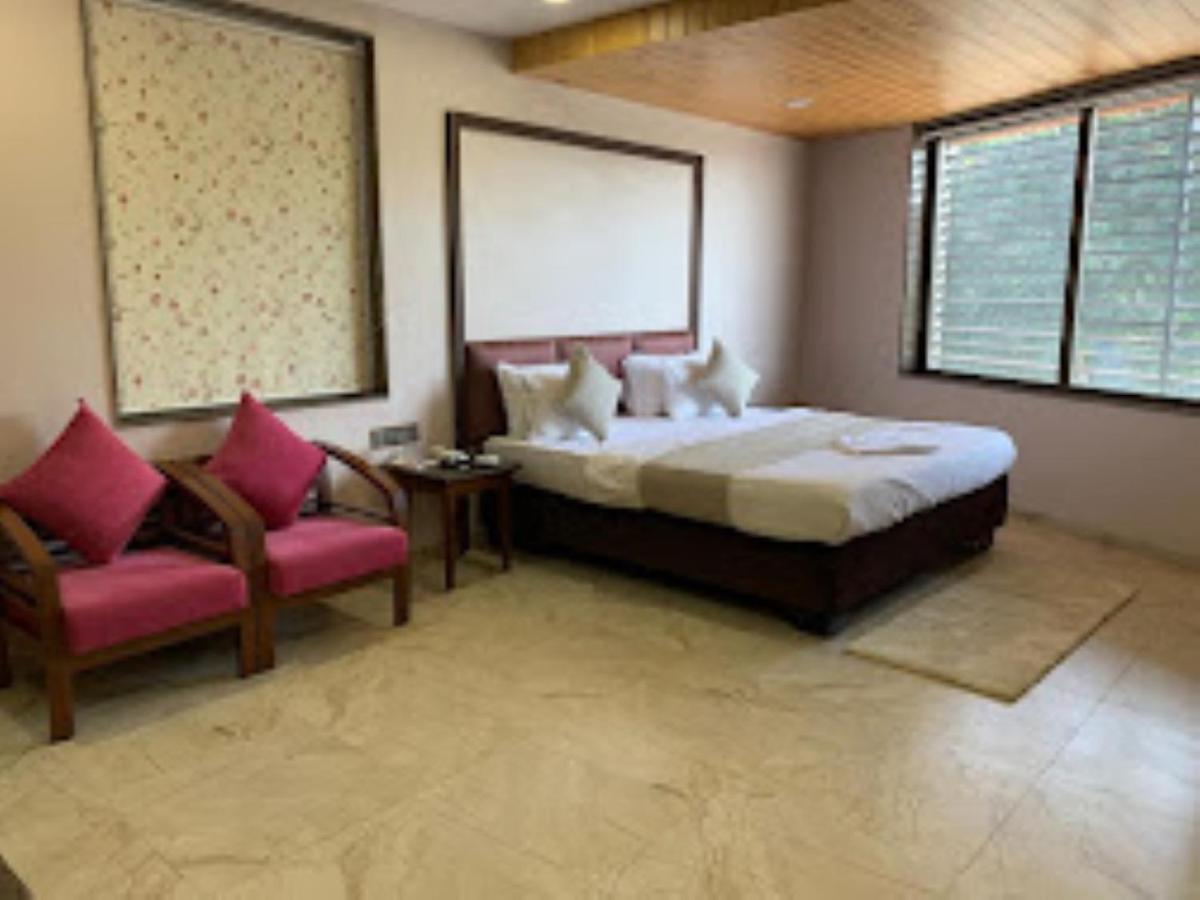 Hotel Radhe Anand Ngoại thất bức ảnh